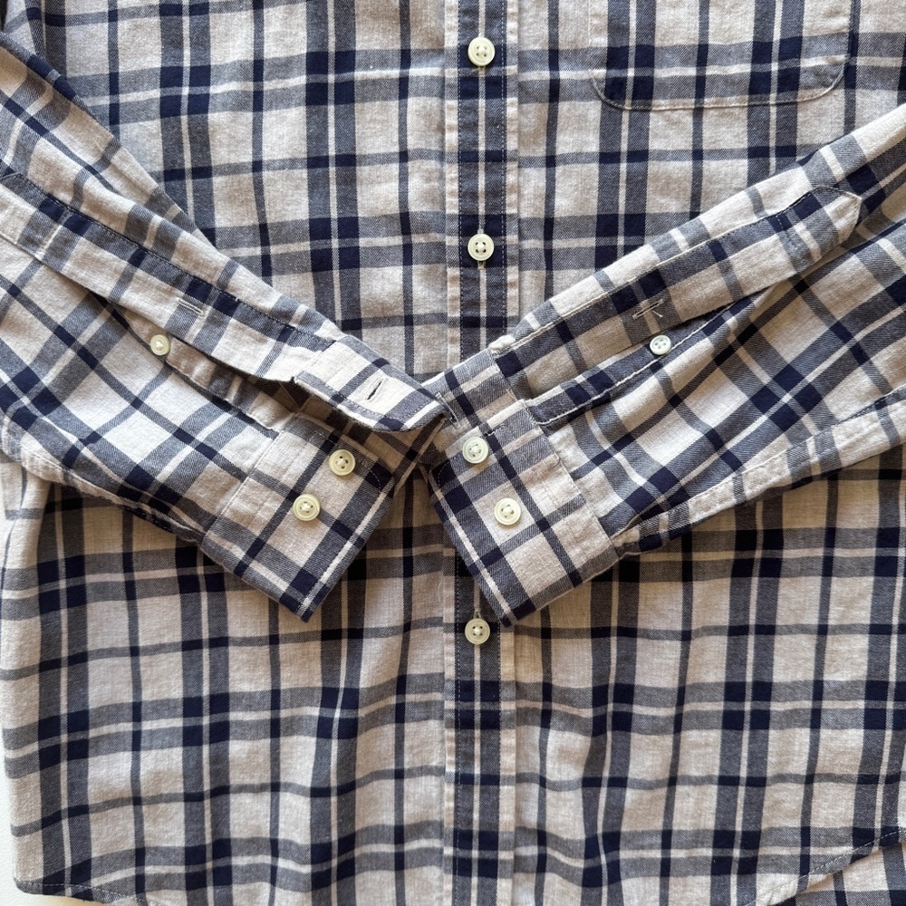 Banana Republic - Men's Plaid Button Down Shirt in Blue and Cream - Picture 3 of 5